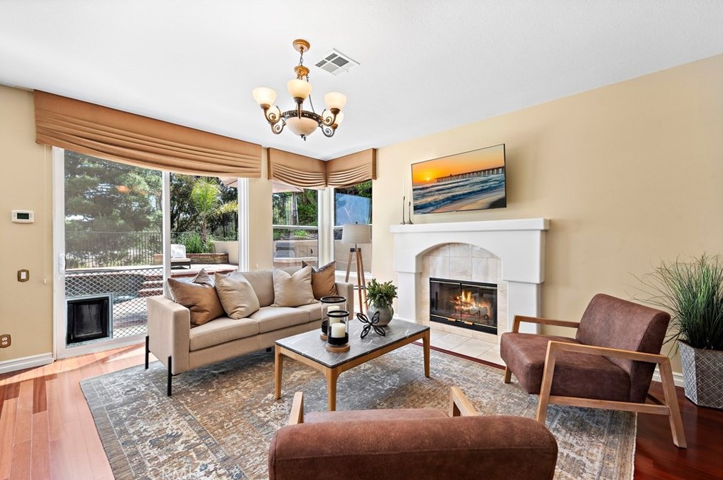 1078 Rexford Ln, Anaheim CA  92808-2341 exterior