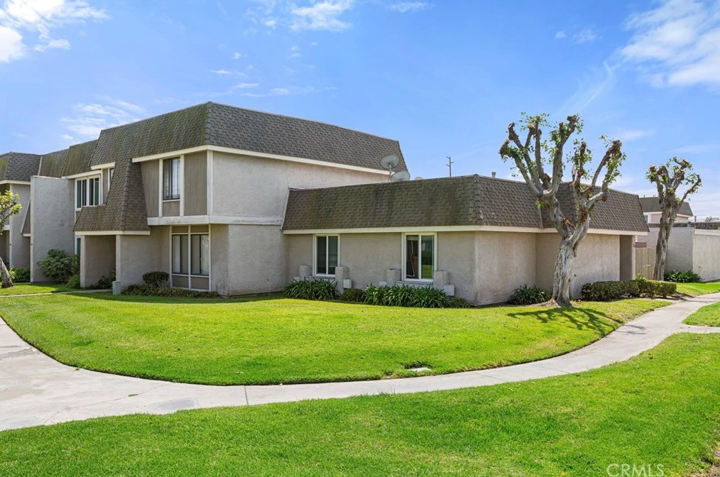 2153 York Cir, Anaheim, CA 92804-4314