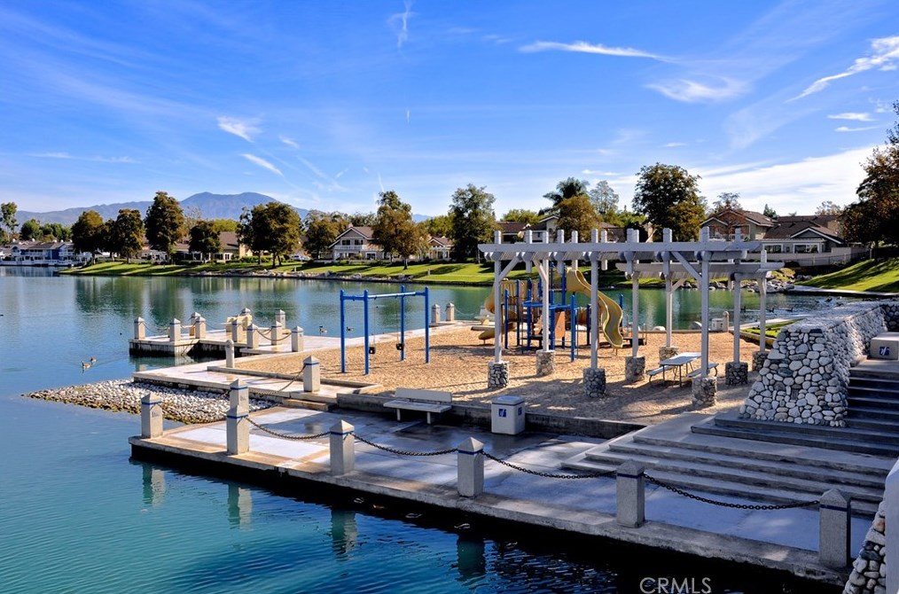 33 Greenmoor, Irvine CA  92614-7545 exterior