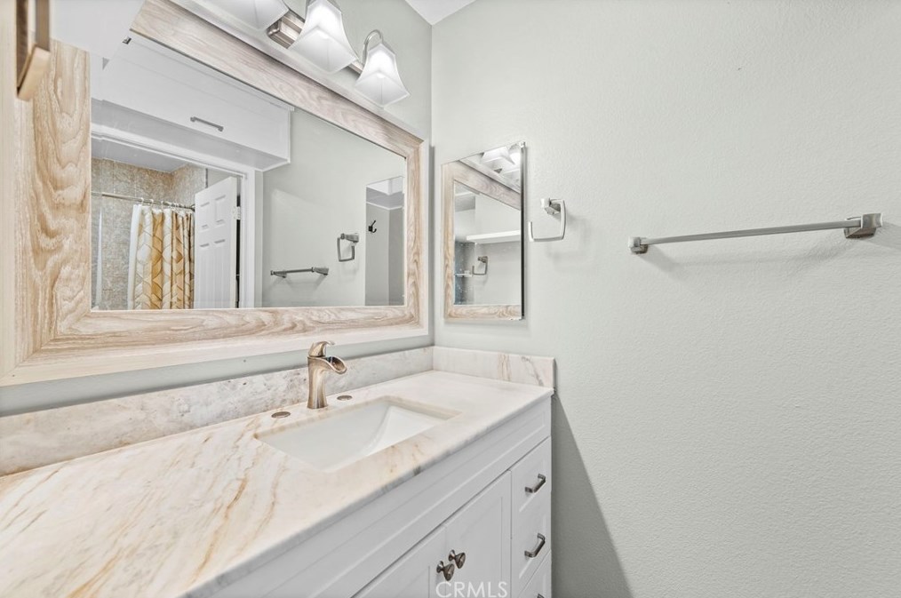 33 Greenmoor, Irvine CA  92614-7545 exterior