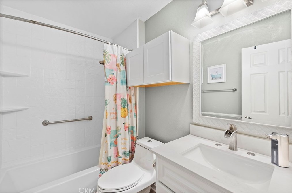 33 Greenmoor, Irvine CA  92614-7545 exterior