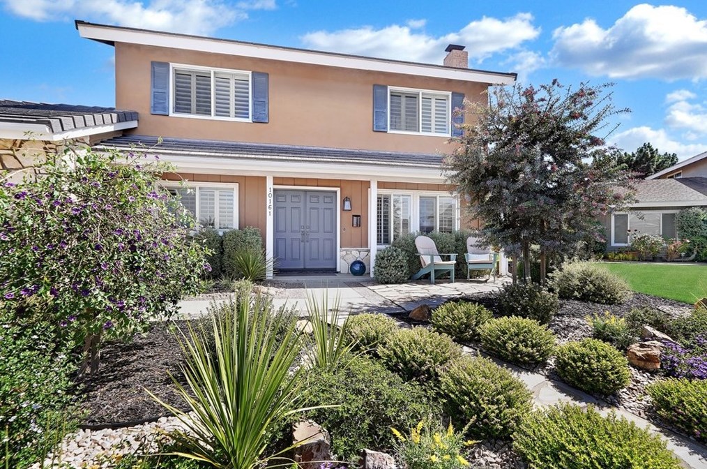 10161 Suntan Cir, Huntington Beach, CA 92646