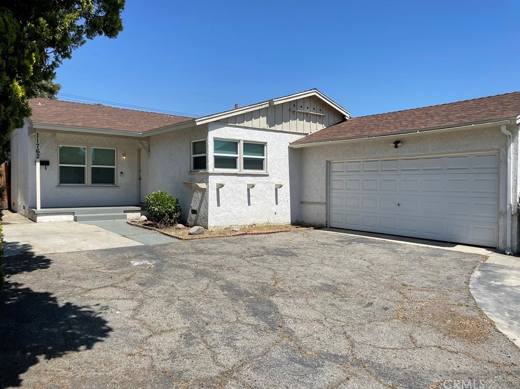 11762 Glencrest Dr, San Fernando, CA 91340