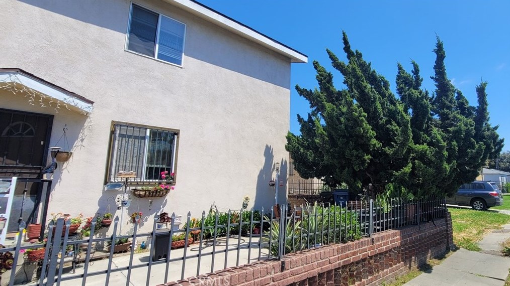 9308 Clovis Ave, Los Angeles, CA 90002-1924