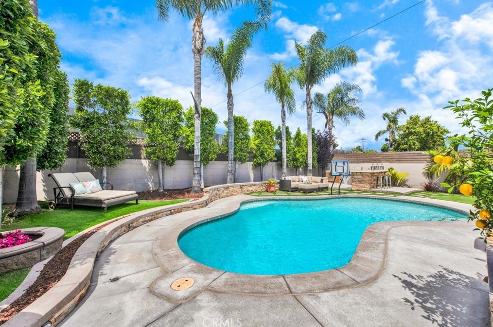 17157 Buttonwood St, Santa Ana CA  92708-3506 exterior