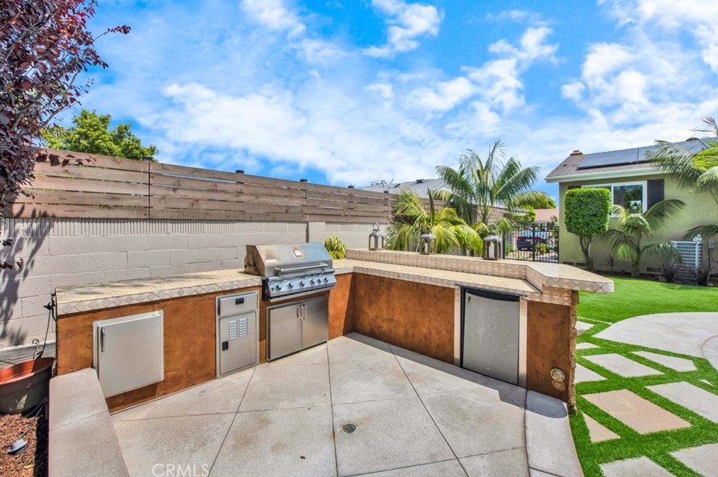 17157 Buttonwood St, Santa Ana CA  92708-3506 exterior