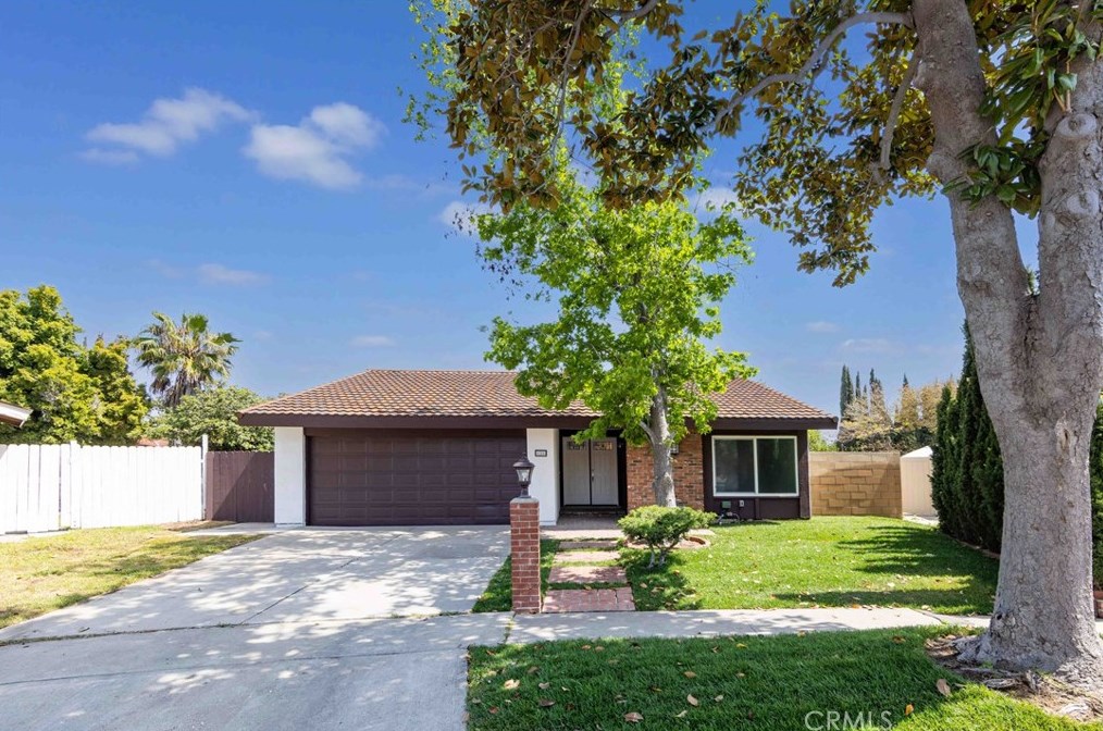 126 Connie Cir, Anaheim, CA 92806-3835