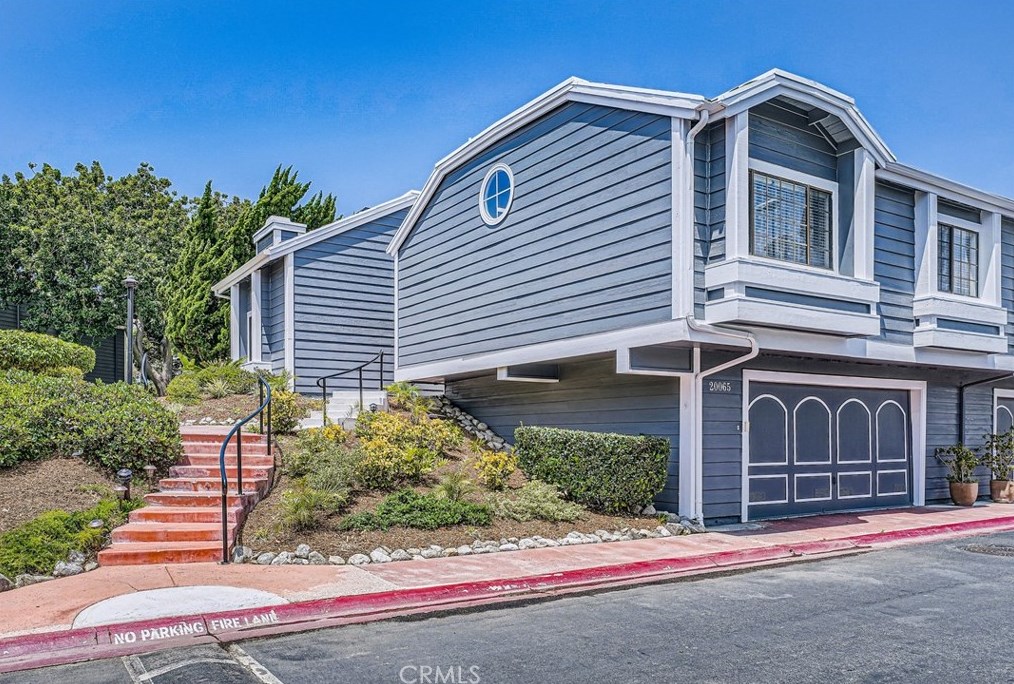 20065 Waterford Ln, Huntington Beach, CA 92646-4446