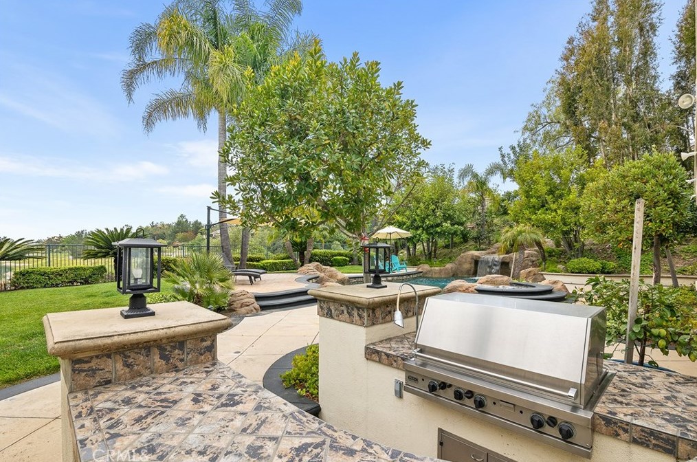 4 Marquette Way, Trabuco Canyon CA  92679-3628 exterior