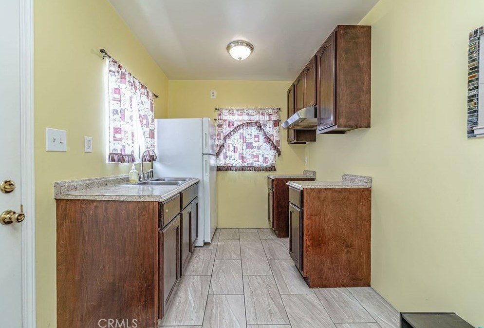 4217 Broadway, Hawthorne CA 90250-3610 exterior