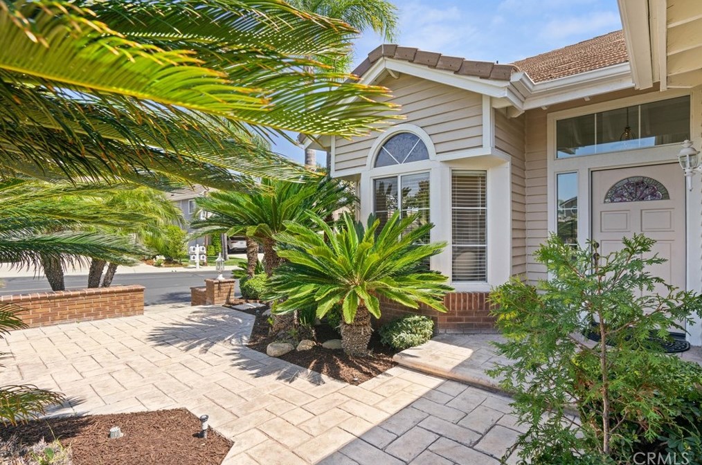 6300 Golden Gate Dr, Yorba Linda, CA 92886
