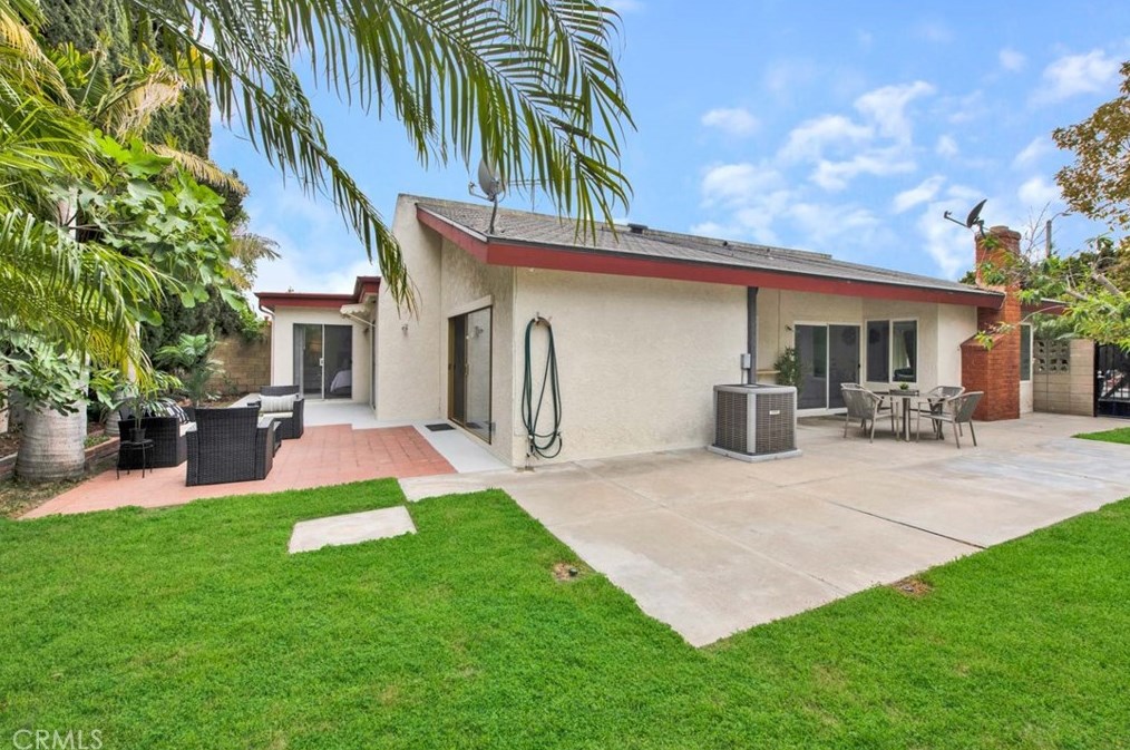 1406 Amberwick Ln, Anaheim CA  92804-5426 exterior