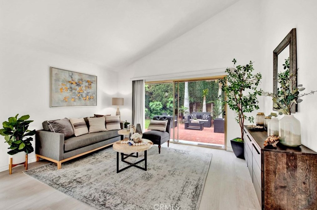 1406 Amberwick Ln, Anaheim CA  92804-5426 exterior