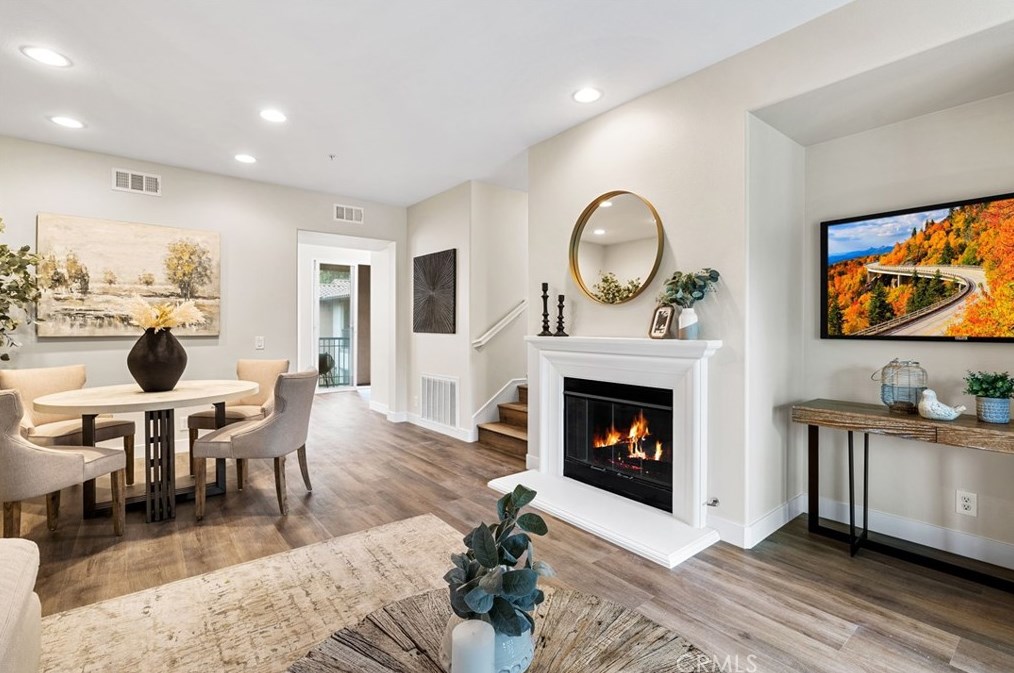 61 Stepping Stone, Irvine, CA 92603-4207