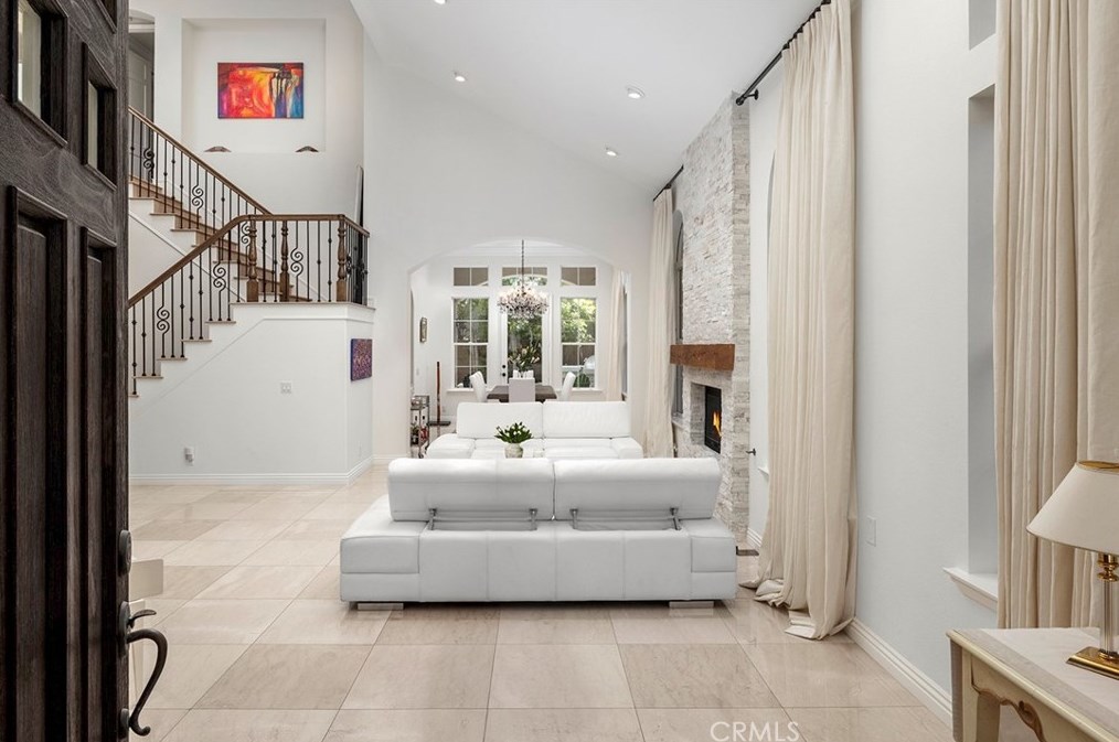 5646 Ocean Terrace Dr, Huntington Beach, CA 92648-7517