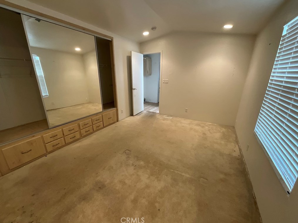 2060 Newport Blvd, Costa Mesa CA  92627-7109 exterior