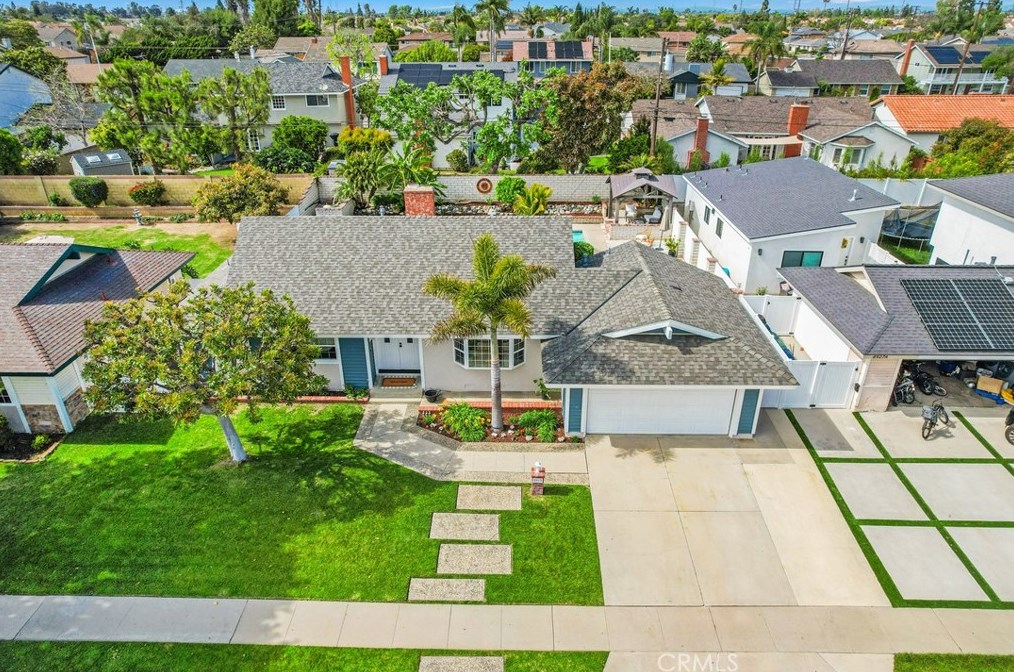 8913 Cardinal Ave, Santa Ana, CA 92708-6305