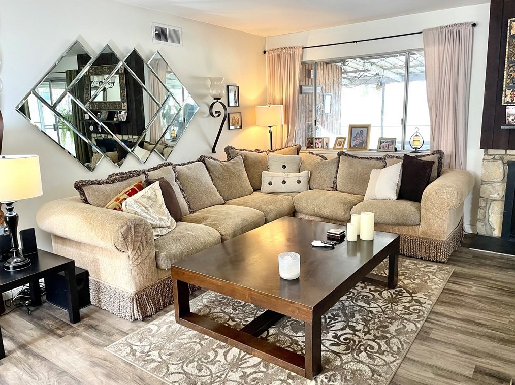 21312 Bulkhead Cir, Huntington Beach, CA 92646-7204