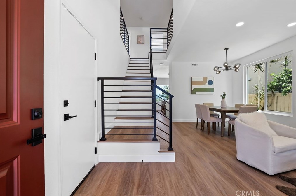 32 Cameo Dr, Laguna Beach, CA 92656-4284