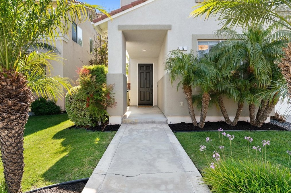 17 Calle Alamitos, Trabuco Canyon CA  92688-4133 exterior