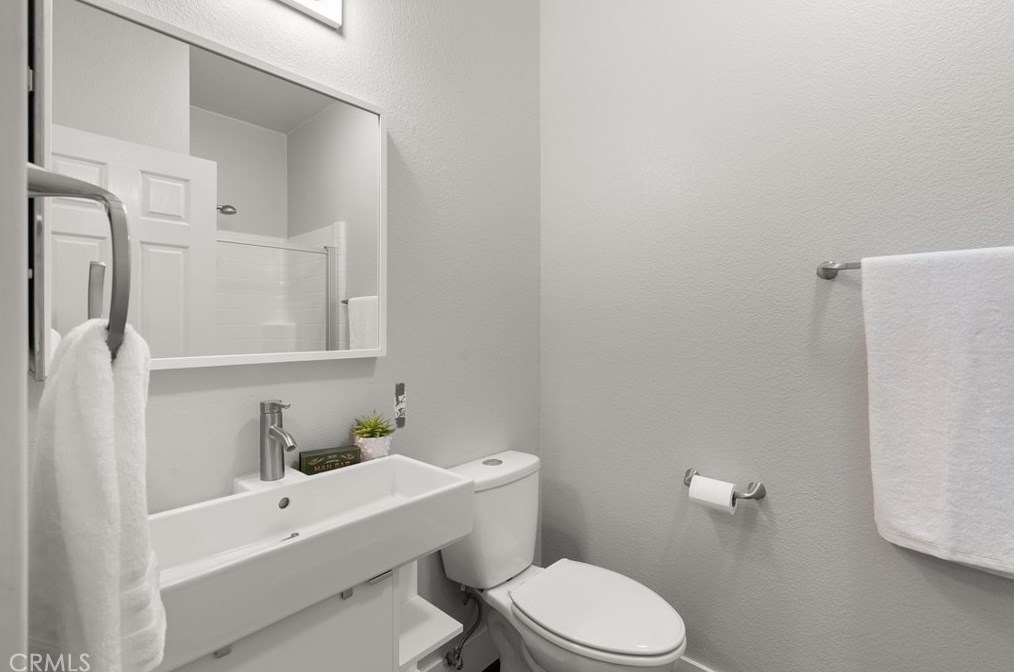 17 Calle Alamitos, Trabuco Canyon CA  92688-4133 exterior