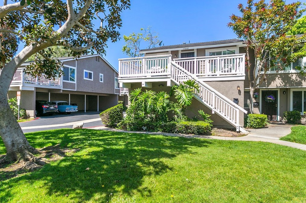 17649 Brittany Ln, Huntington Beach, CA 92647-7049