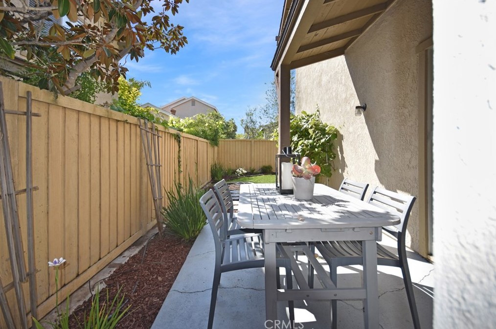 51 Smokestone, Irvine CA  92614-7429 exterior