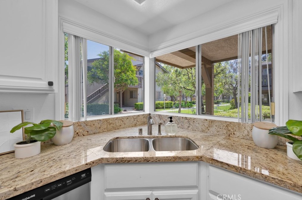 51 Smokestone, Irvine CA  92614-7429 exterior