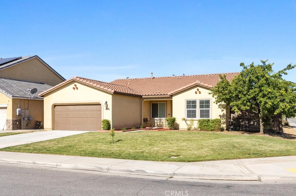 8001 Splendor Way, Bakersfield, CA 93313-5354