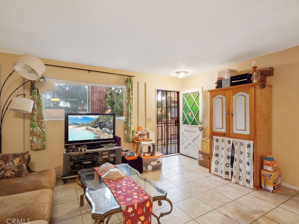 21522 Belshire Ave #15, Lakewood, CA 90716