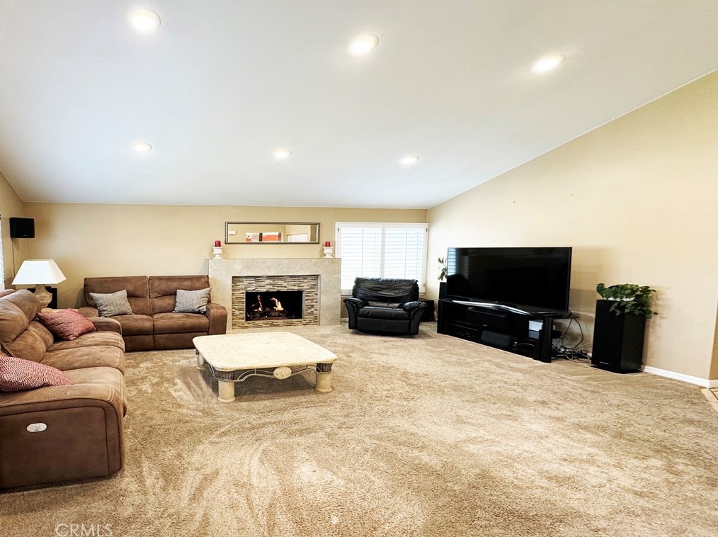 6288 Pitcairn St, Cypress, CA 90630