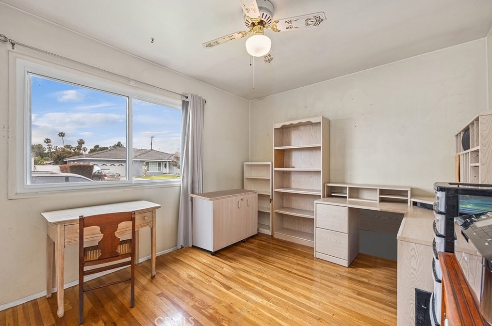 304 Ranchito St, Anaheim CA  92801-5122 exterior