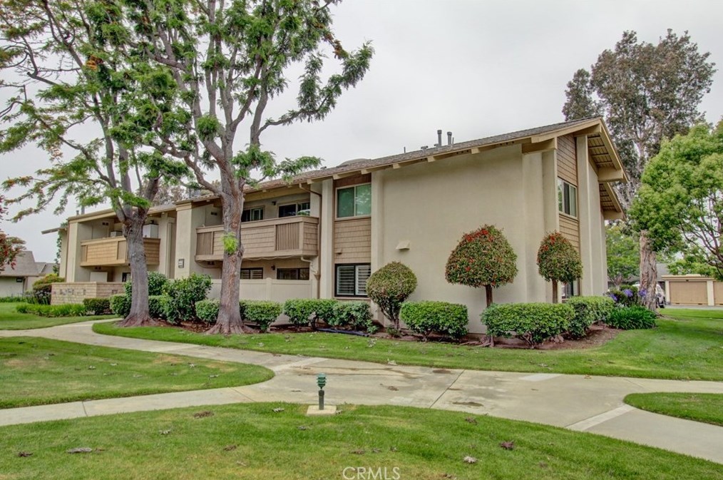 8933 Biscayne Ct, Huntington Beach, CA 92646-6202