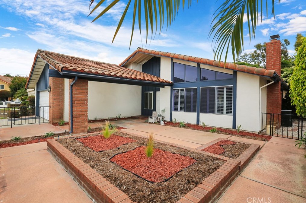 15552 Sunburst Ln, Huntington Beach, CA 92647