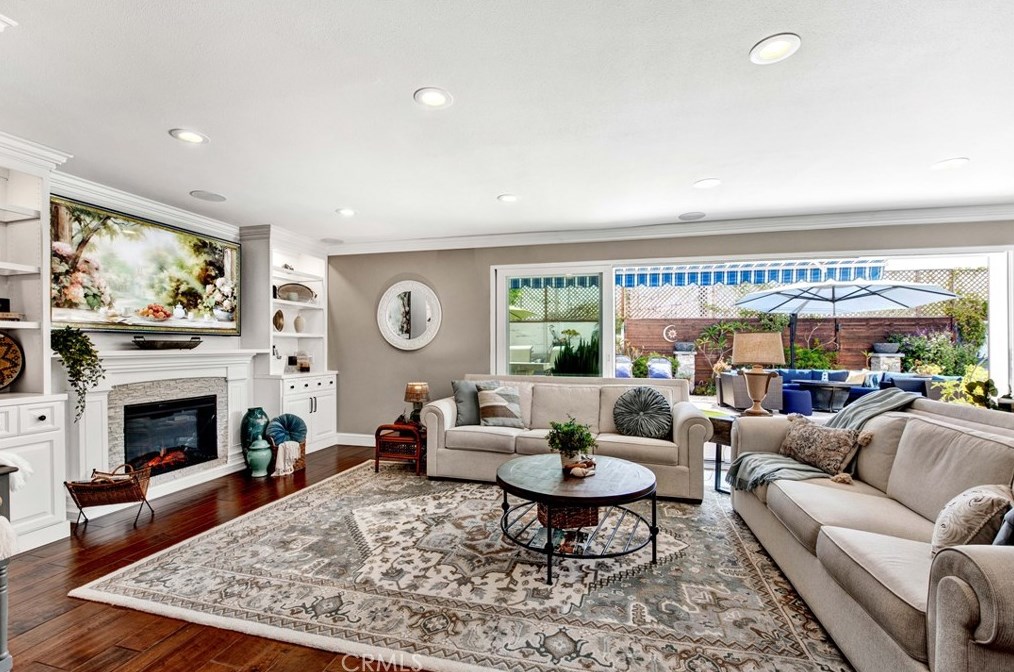 17568 Oak St, Santa Ana, CA 92708-4550