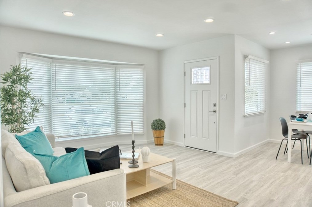 5636 Bellflower Blvd, Lakewood, CA 90713-1420