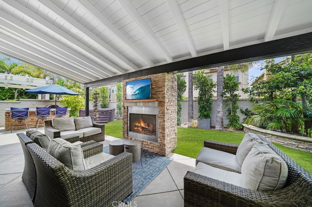 6626 Feather Dr, Huntington Beach, CA 92648-2674