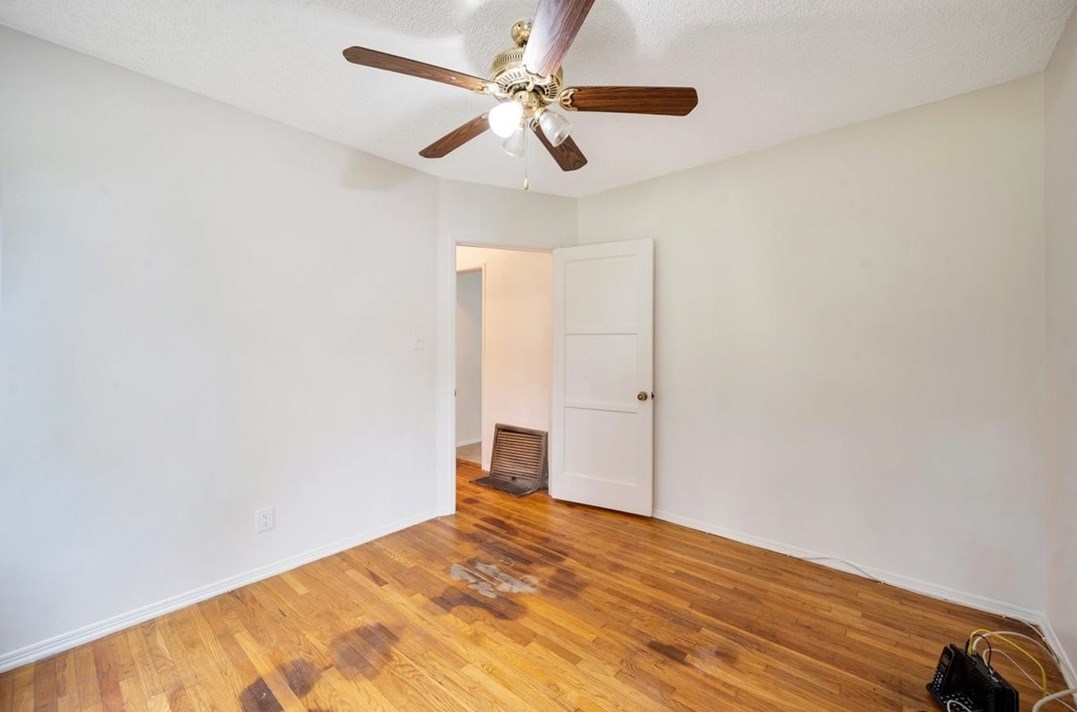 3361 Park Vis Dr, Glendale CA 91214-3355 exterior