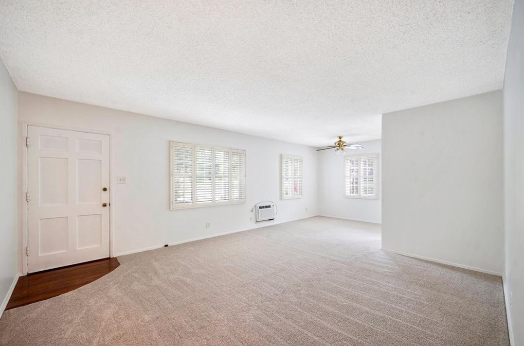 3361 Park Vis Dr, Glendale CA 91214-3355 exterior