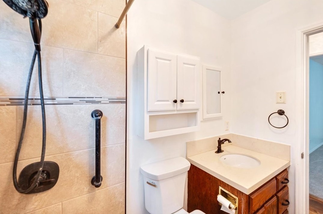 3361 Park Vis Dr, Glendale CA 91214-3355 exterior