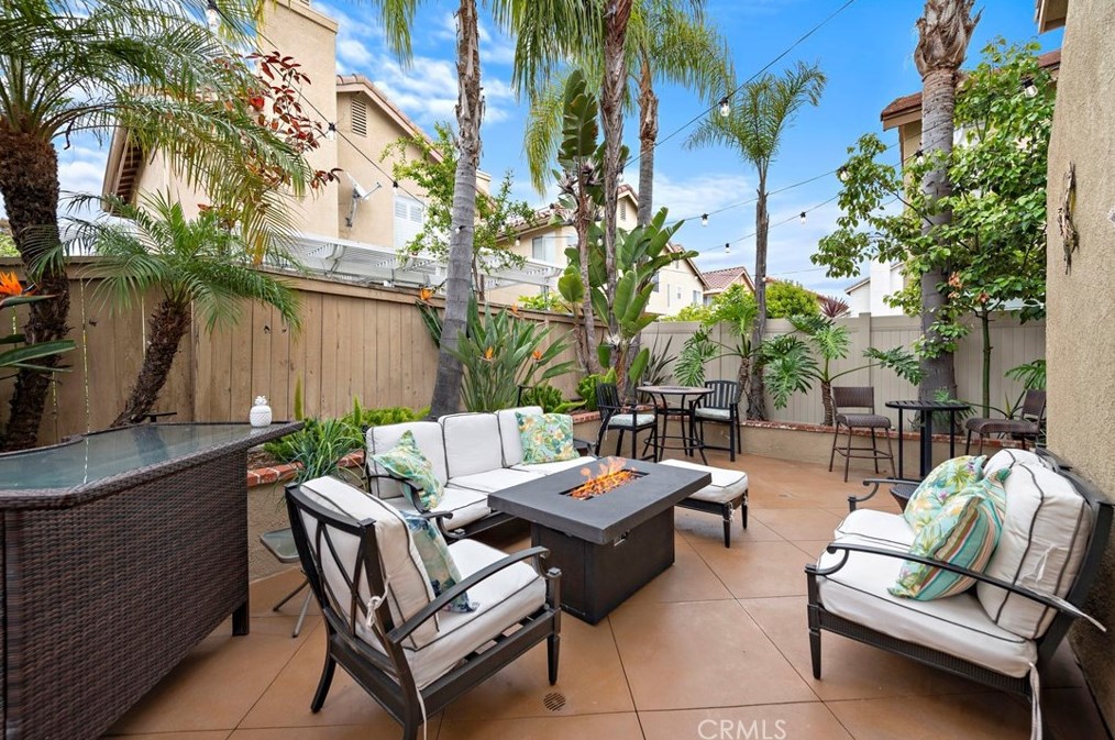 24453 Sunlight Ln, Laguna Beach, CA 92677-7829