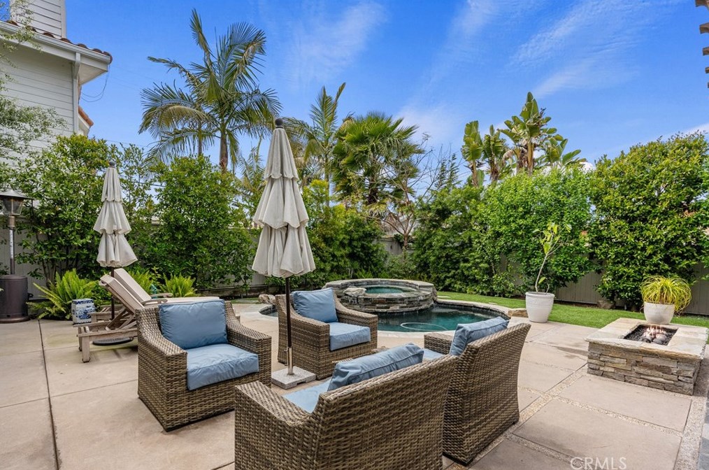 1609 6th St, Manhattan Beach CA  90266-6305 exterior