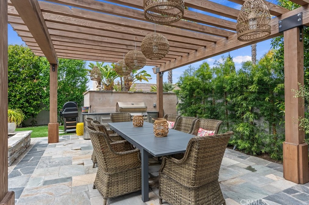 1609 6th St, Manhattan Beach CA  90266-6305 exterior