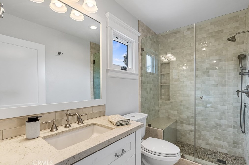 1609 6th St, Manhattan Beach CA  90266-6305 exterior