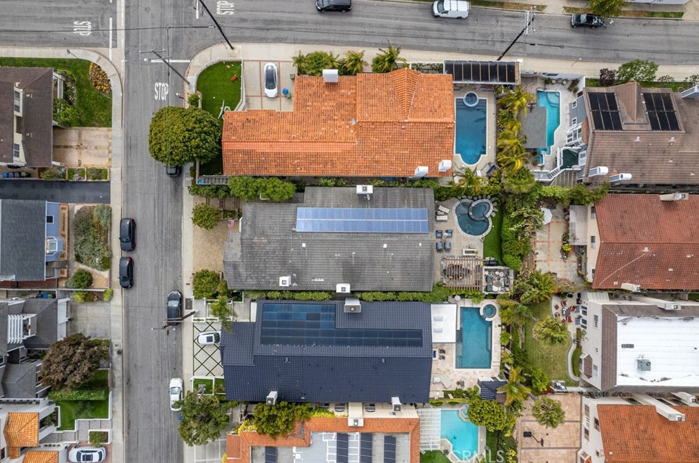 1609 6th St, Manhattan Beach CA  90266-6305 exterior