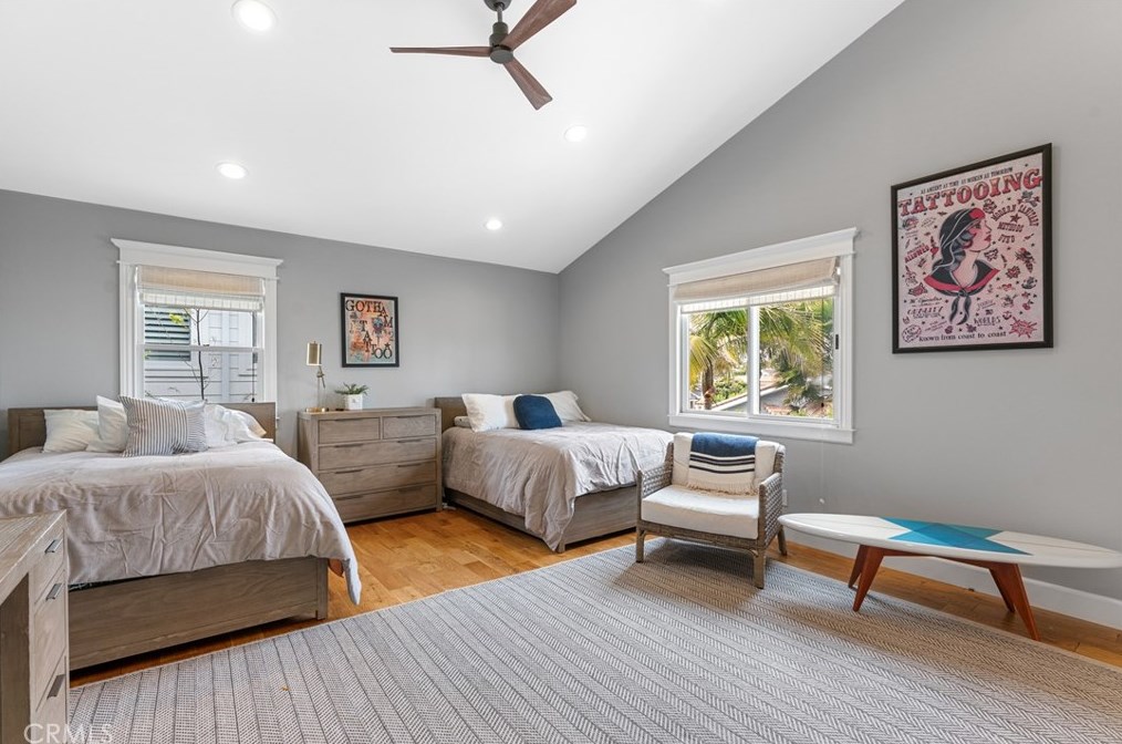 1609 6th St, Manhattan Beach CA  90266-6305 exterior