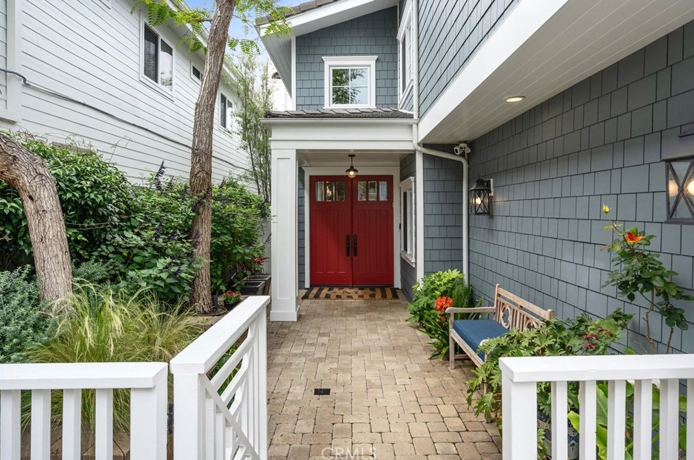1609 6th St, Manhattan Beach CA  90266-6305 exterior