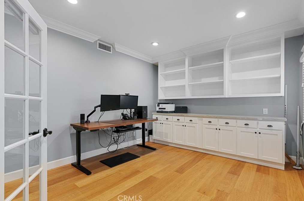 1609 6th St, Manhattan Beach CA  90266-6305 exterior