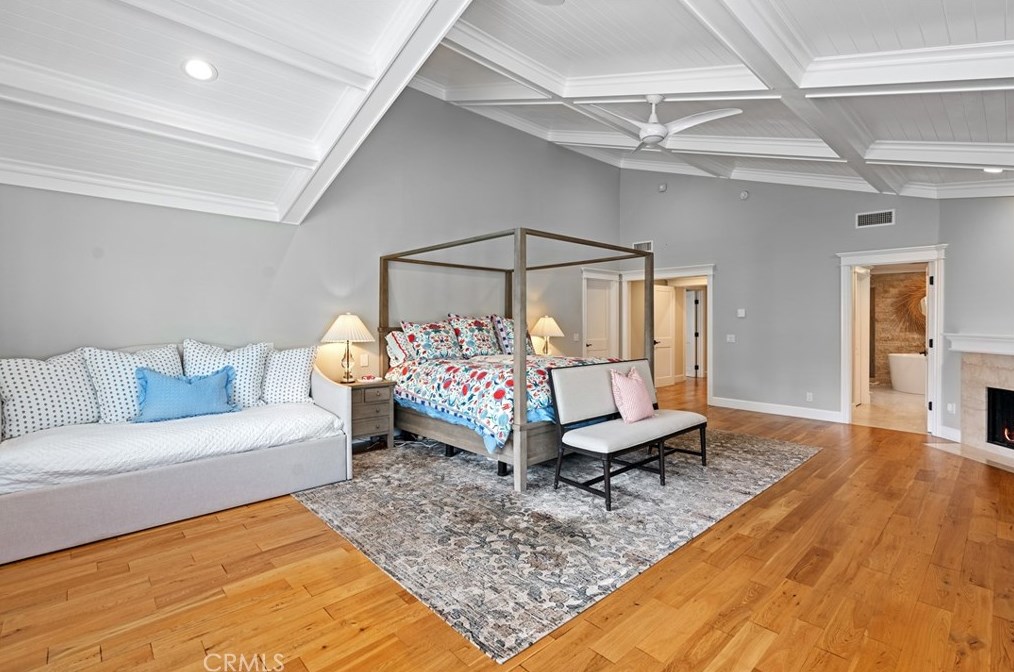 1609 6th St, Manhattan Beach CA  90266-6305 exterior