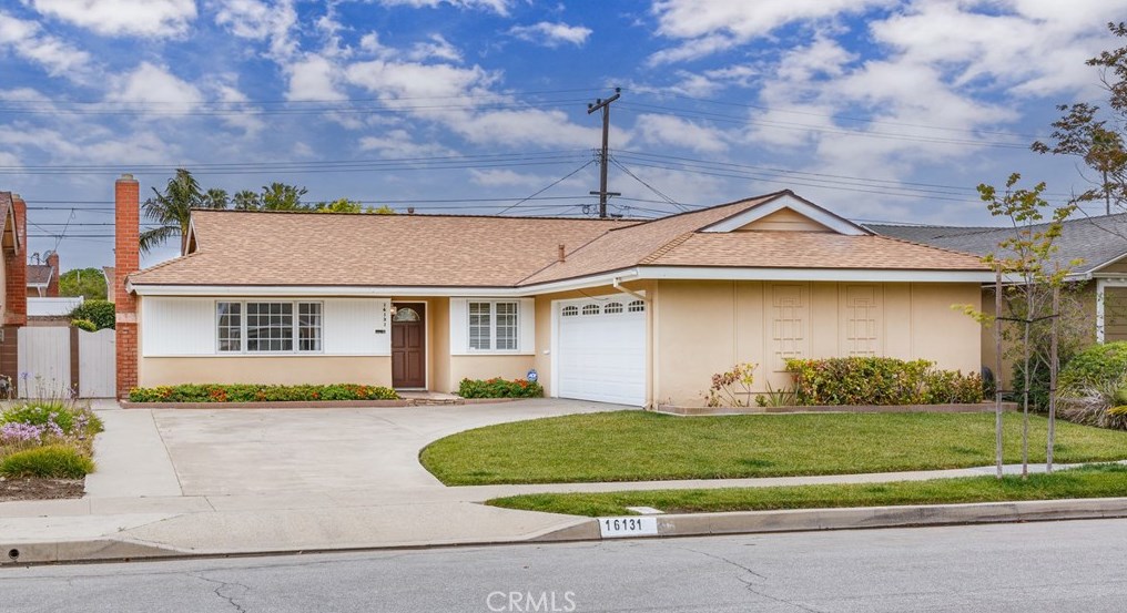 16131 Melody Ln, Huntington Beach, CA 92649-2315